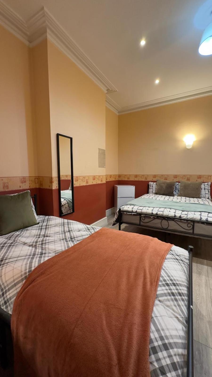 25 Minutes To Central London Rooms 35 ภายนอก รูปภาพ