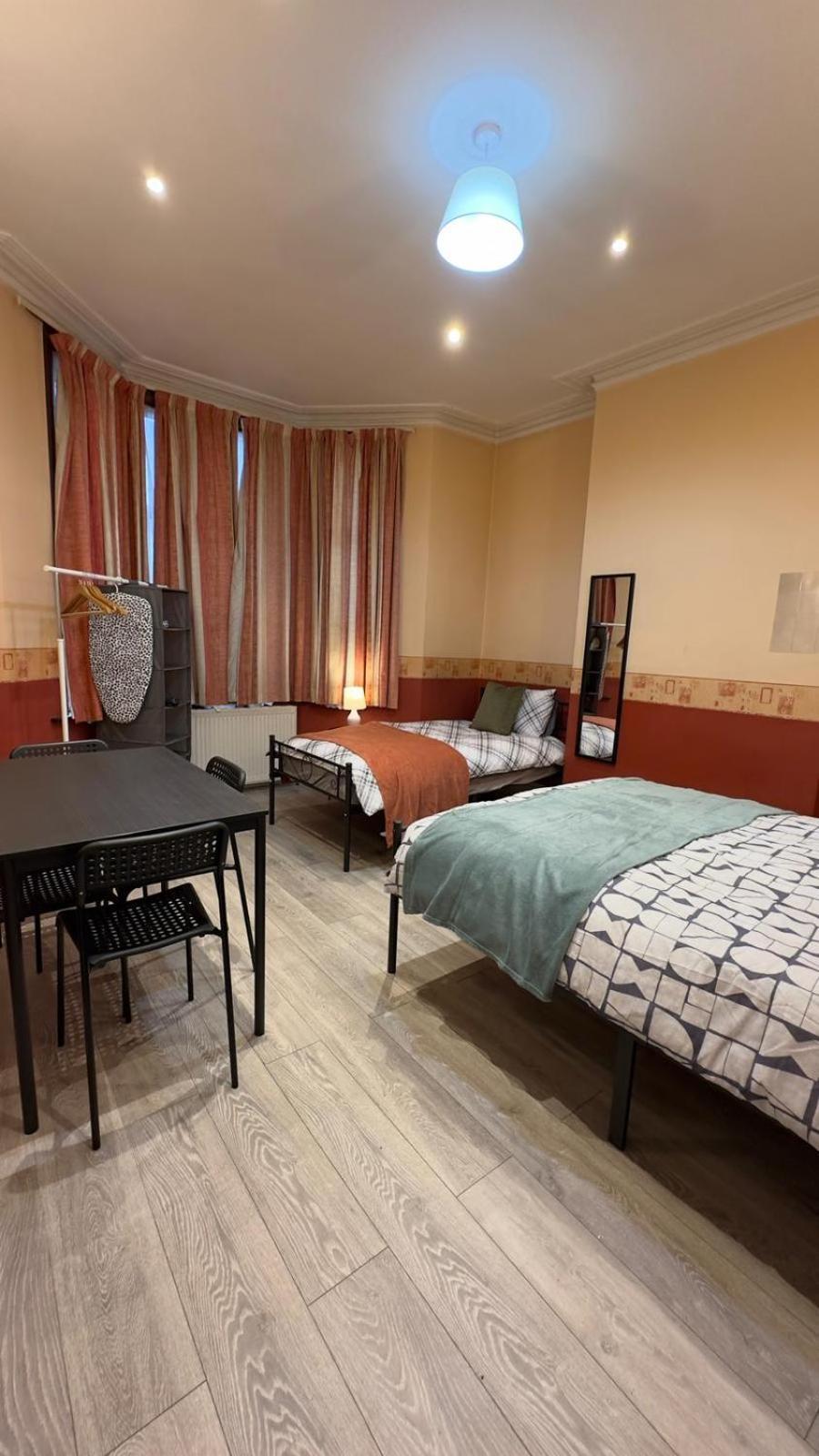 25 Minutes To Central London Rooms 35 ภายนอก รูปภาพ
