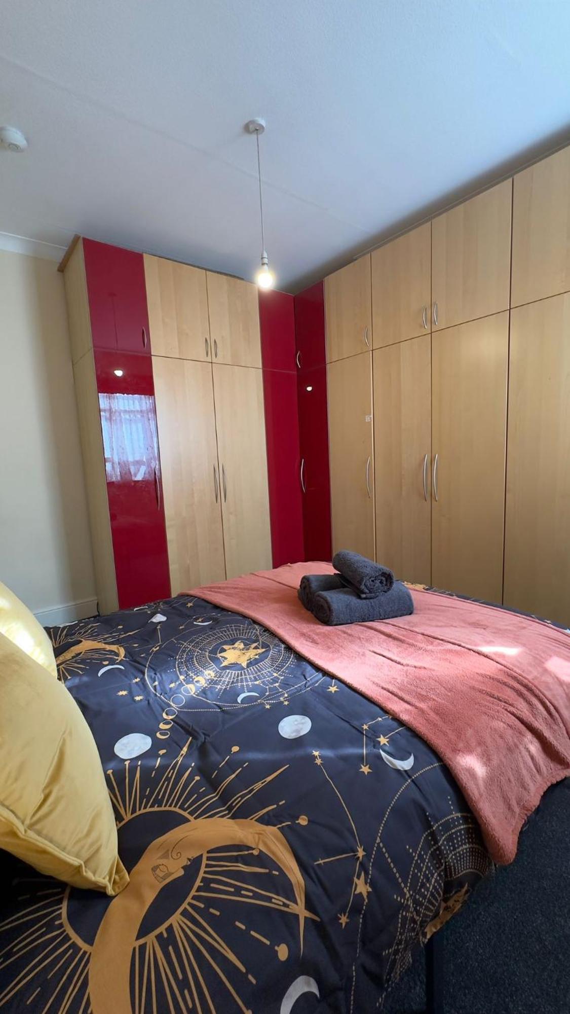 25 Minutes To Central London Rooms 35 ภายนอก รูปภาพ