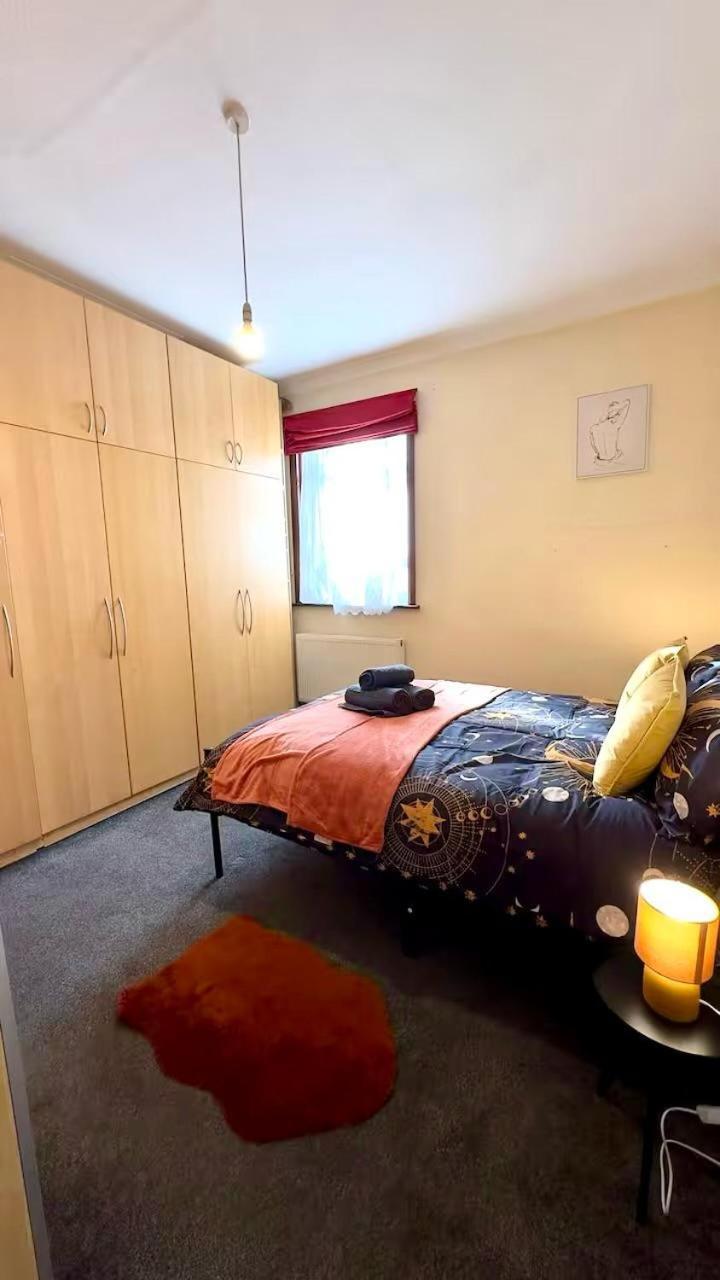 25 Minutes To Central London Rooms 35 ภายนอก รูปภาพ