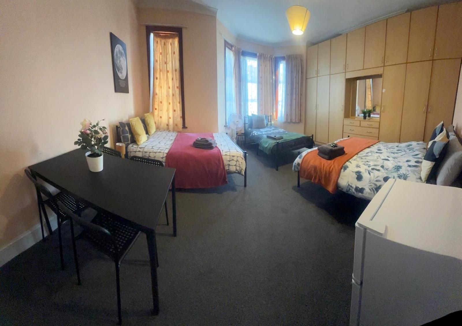 25 Minutes To Central London Rooms 35 ภายนอก รูปภาพ